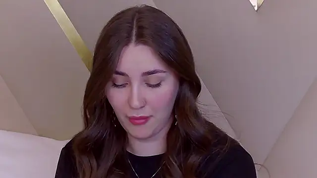 KiraBarlows online show from 21, 2, 2025