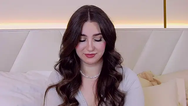 KiraBarlows online show from 24, 2, 2025