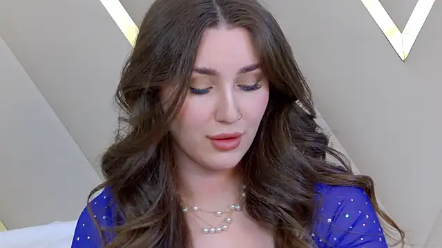 KiraBarlows online show from 8, 3, 2025