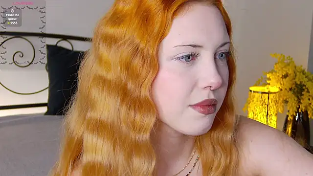 Snapshot of GiKarerra chatting on 1, 11, 2025 GiKarerra online show from 1, 11, 2025