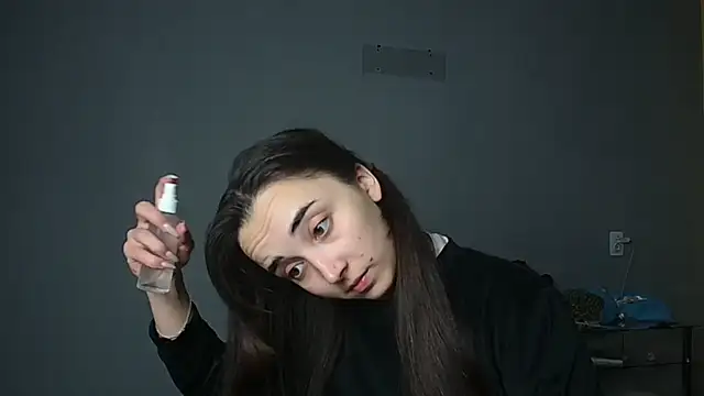 Eva Gloryy online show from 16, 10, 2025