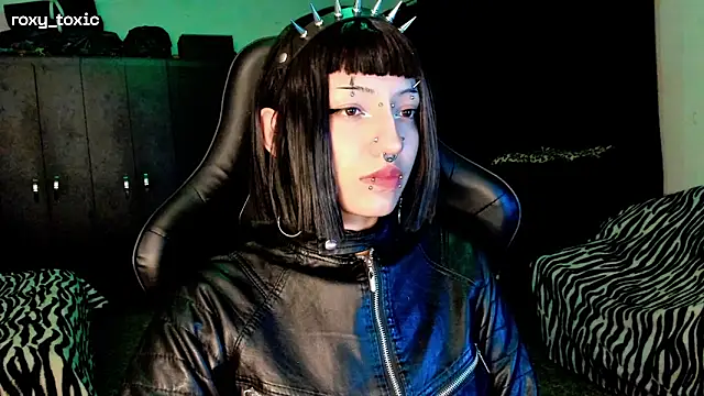 roxy toxic online show from 25, 11, 2025