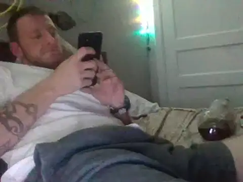 Snapshot of biggzee6 chatting on 13, 2, 2025 biggzee6 online show from 13, 2, 2025