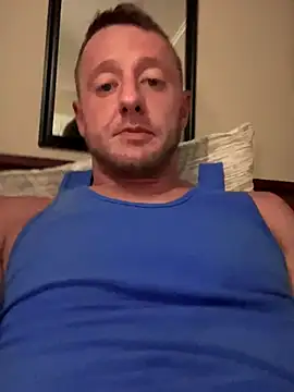 Snapshot of biggzee6 chatting on 11, 10, 2025 biggzee6 online show from 11, 10, 2025