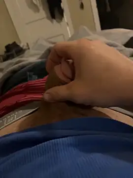 Snapshot of biggzee6 chatting on 18, 10, 2025 biggzee6 online show from 18, 10, 2025