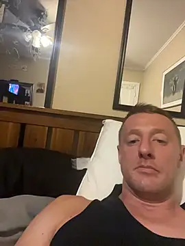 Snapshot of biggzee6 chatting on 24, 10, 2025 biggzee6 online show from 24, 10, 2025