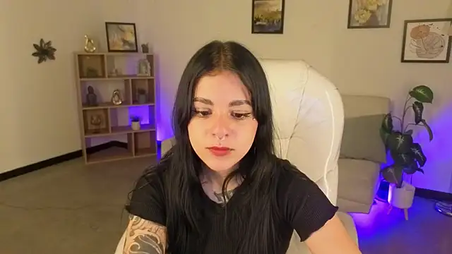 Nicole Foxx  online show from 30, 10, 2025