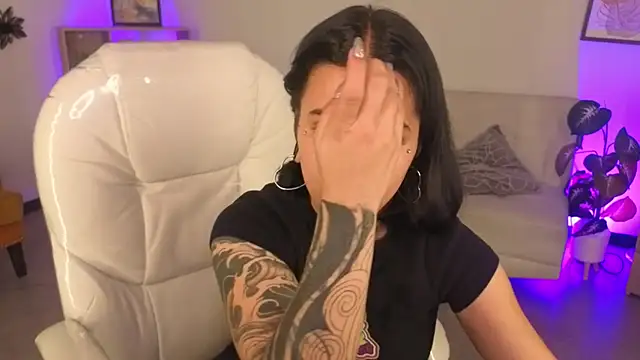 Nicole Foxx  online show from 30, 11, 2025