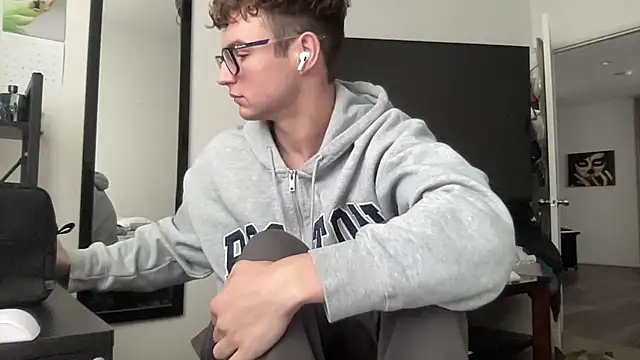 Snapshot of ryan_28747 chatting on 20, 11, 2025 ryan 28747 online show from 20, 11, 2025