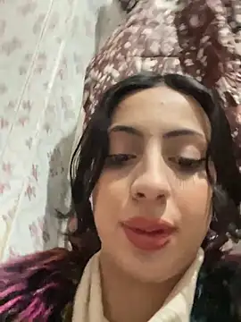 Snapshot of majdolin78 chatting on 4, 12, 2025 majdolin78 online show from 4, 12, 2025