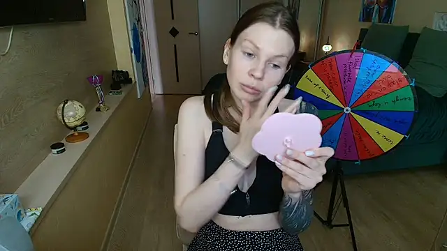 Snapshot of ReginaSparkle chatting on 2, 6, 2026 ReginaSparkle online show from 2, 6, 2026