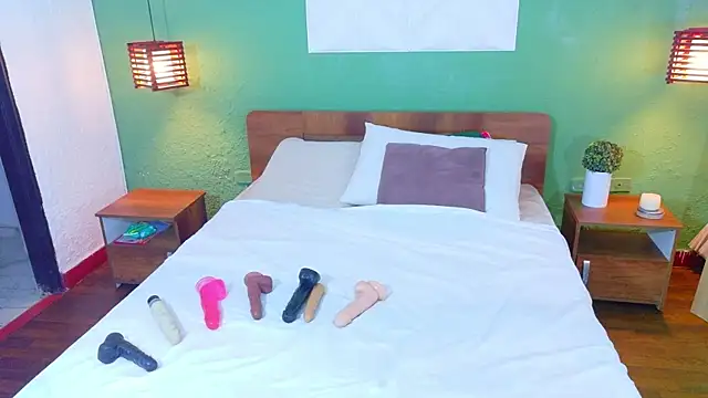 tinyy whore18 online show from 17, 4, 2026