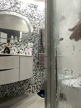 Snapshot of Greeneyes0820 chatting on 1, 2, 2025 Greeneyes0820 online show from 1, 2, 2025