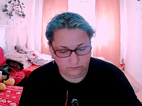 Snapshot of mayamayx chatting on 8, 5, 2026 mayamayx online show from 8, 5, 2026