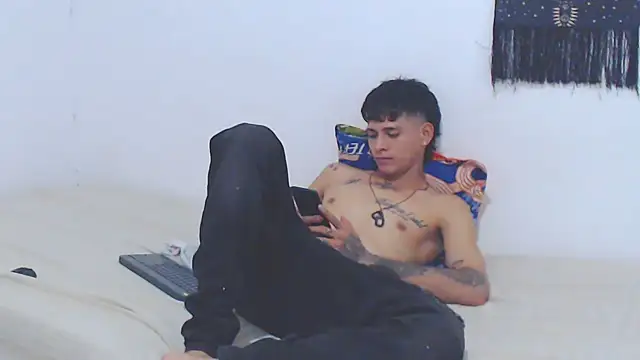 Snapshot of lu_nastyboy18 chatting on 21, 9, 2025 lu nastyboy18 online show from 21, 9, 2025