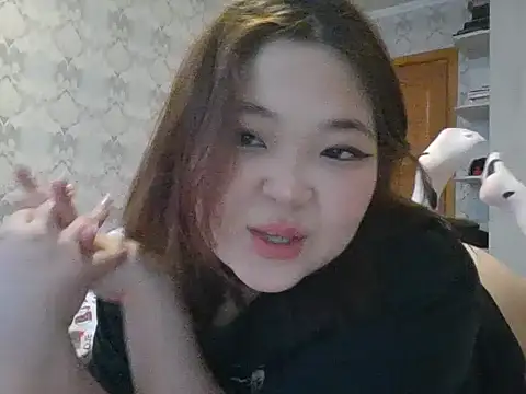 Snapshot of elysiann3 chatting on 5, 2, 2025 elysiann3 online show from 5, 2, 2025