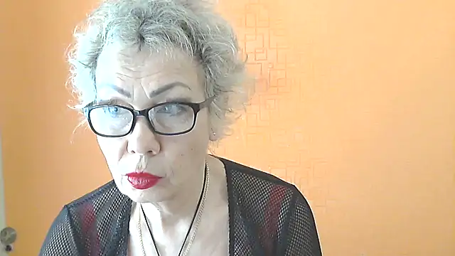 NessyJenixs online show from 5, 3, 2026