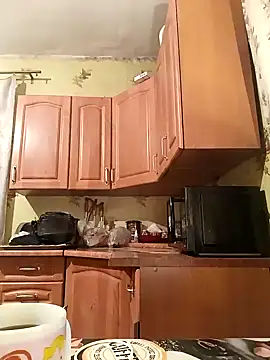 Laura Kiss online show from 21, 1, 2025