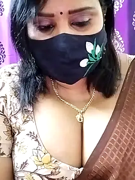 Queenflowerr online show from 28, 10, 2025