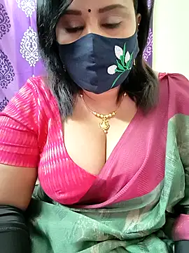 Queenflowerr online show from 8, 11, 2025