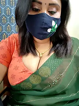 Snapshot of Queenflowerr chatting on 18, 4, 2026 Queenflowerr online show from 18, 4, 2026