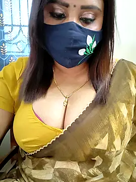 Snapshot of Queenflowerr chatting on 24, 4, 2026 Queenflowerr online show from 24, 4, 2026