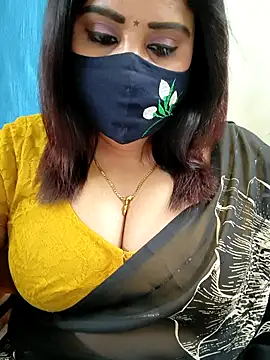 Snapshot of Queenflowerr chatting on 6, 5, 2026 Queenflowerr online show from 6, 5, 2026