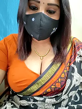 Snapshot of Queenflowerr chatting on 12, 5, 2026 Queenflowerr online show from 12, 5, 2026