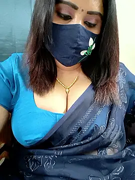 Snapshot of Queenflowerr chatting on 14, 5, 2026 Queenflowerr online show from 14, 5, 2026