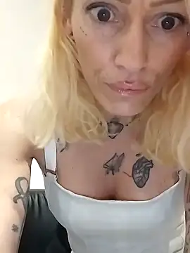 Snapshot of Malessia12 chatting on 24, 1, 2025 Malessia12 online show from 24, 1, 2025