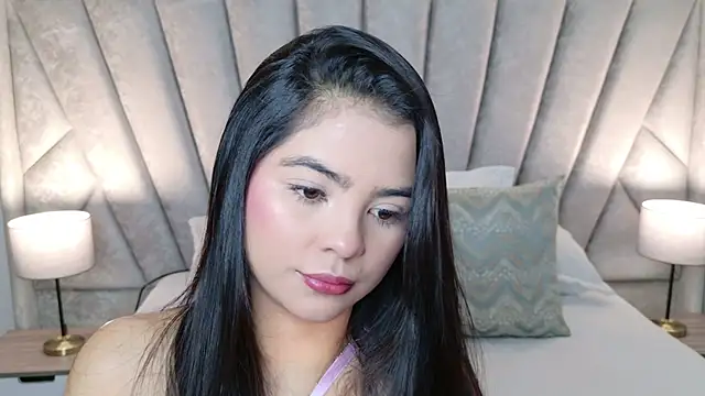 Layla Breezee online show from 27, 7, 2026