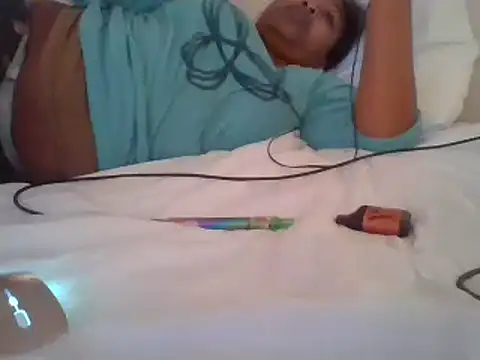 Snapshot of angeliquebelcali chatting on 13, 3, 2025 angeliquebelcali online show from 13, 3, 2025