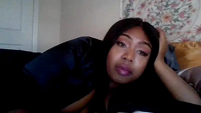 Snapshot of angeliquebelcali chatting on 13, 9, 2025 angeliquebelcali online show from 13, 9, 2025