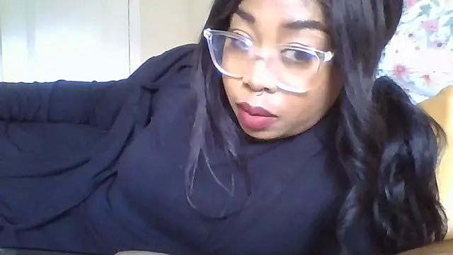 Snapshot of angeliquebelcali chatting on 18, 9, 2025 angeliquebelcali online show from 18, 9, 2025