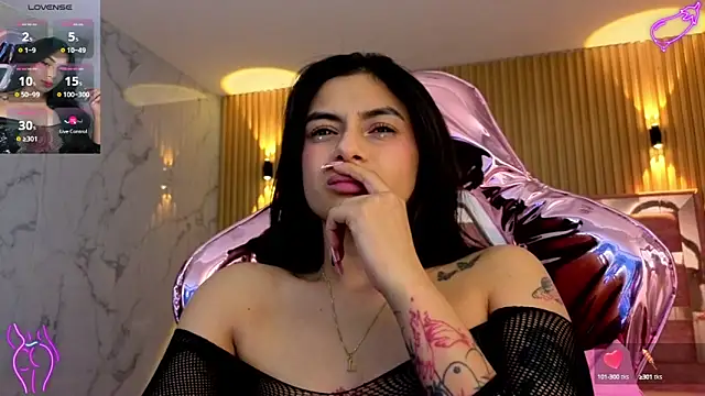 Snapshot of lilith_petit_sub chatting on 8, 10, 2025 lilith petit sub online show from 8, 10, 2025