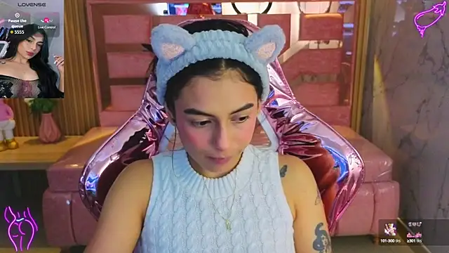 Snapshot of lilith_petit_sub chatting on 10, 10, 2025 lilith petit sub online show from 10, 10, 2025