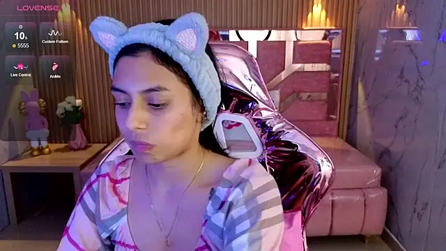 Snapshot of lilith_petit_sub chatting on 16, 10, 2025 lilith petit sub online show from 16, 10, 2025