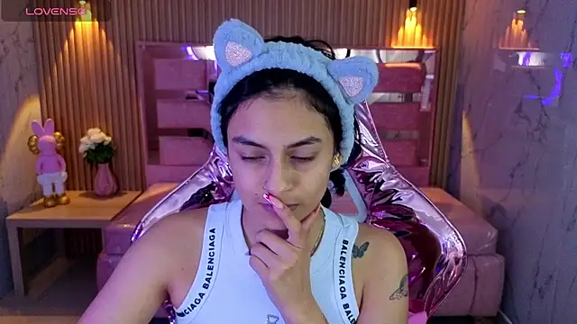 Snapshot of lilith_petit_sub chatting on 19, 10, 2025 lilith petit sub online show from 19, 10, 2025