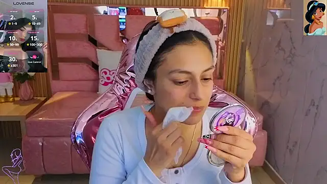 Snapshot of lilith_petit_sub chatting on 6, 11, 2025 lilith petit sub online show from 6, 11, 2025