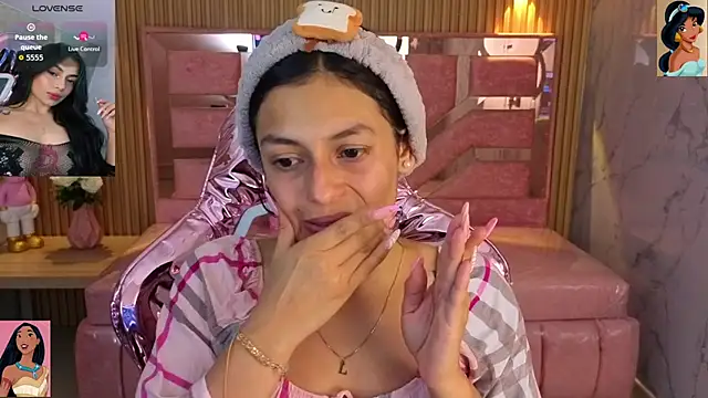 Snapshot of lilith_petit_sub chatting on 19, 11, 2025 lilith petit sub online show from 19, 11, 2025