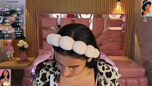 Snapshot of lilith_petit_sub chatting on 25, 11, 2025 lilith petit sub online show from 25, 11, 2025