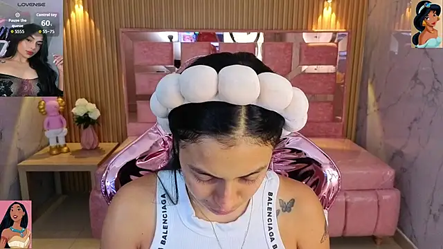 Snapshot of lilith_petit_sub chatting on 26, 11, 2025 lilith petit sub online show from 26, 11, 2025