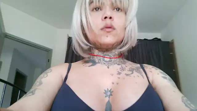 Snapshot of serena__vedette chatting on 6, 4, 2026 serena vedette online show from 6, 4, 2026