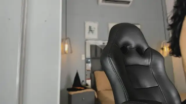 Raven jade  online show from 1, 11, 2025