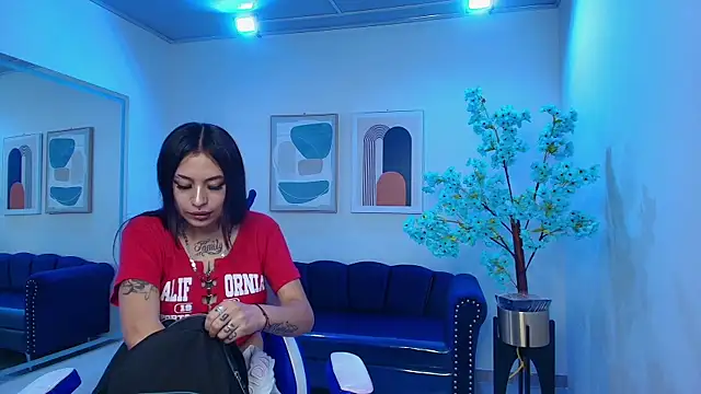 Snapshot of Charlotte_ethan chatting on 4, 3, 2025 Charlotte ethan online show from 4, 3, 2025