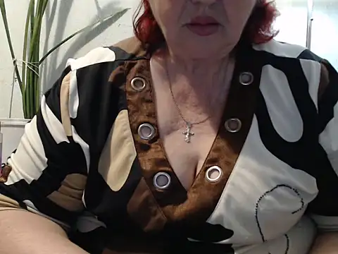 Snapshot of DeniseeRosea chatting on 2, 6, 2026 DeniseeRosea online show from 2, 6, 2026