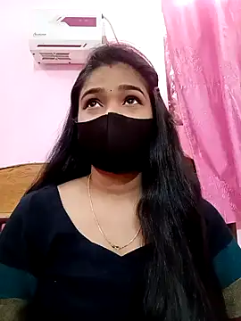 Snapshot of Simran-001 chatting on 7, 2, 2025 Simran-001 online show from 7, 2, 2025