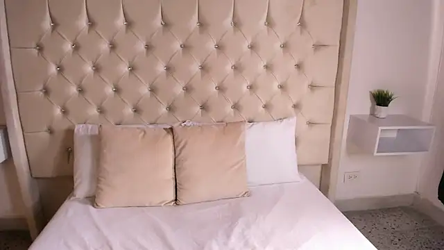 bella bloomg online show from 21, 3, 2025