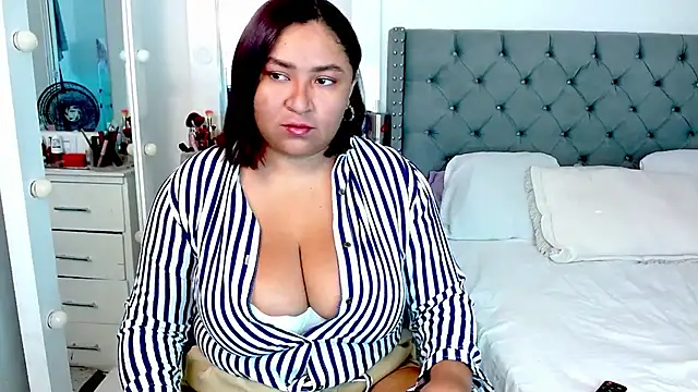 Snapshot of KarlaWild chatting on 24, 1, 2025 KarlaWild online show from 24, 1, 2025