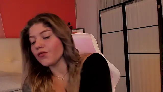 alaia greyy online show from 25, 3, 2026